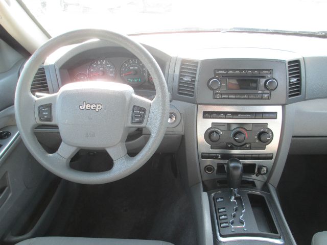 Jeep Grand Cherokee 2006 photo 8