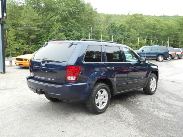 Jeep Grand Cherokee 2006 photo 2