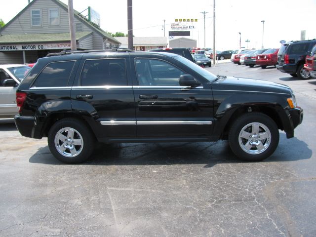 Jeep Grand Cherokee Super SUV