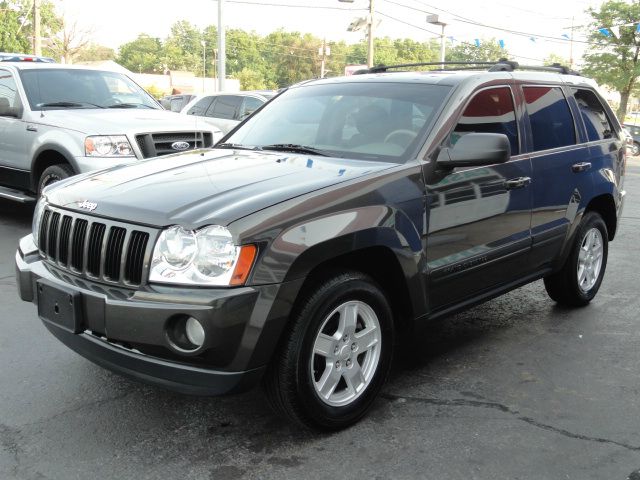 Jeep Grand Cherokee 2006 photo 2