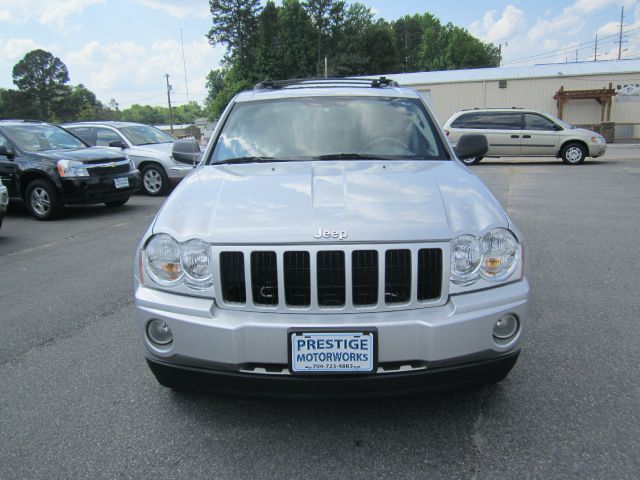 Jeep Grand Cherokee 2006 photo 11