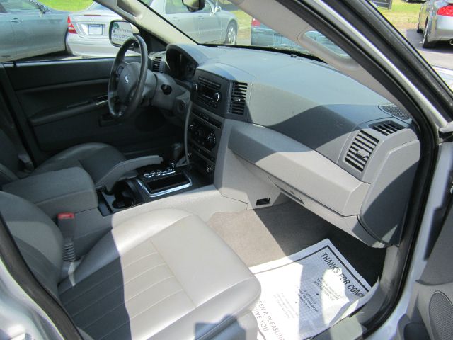 Jeep Grand Cherokee 2006 photo 8