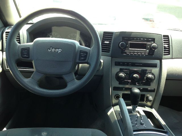 Jeep Grand Cherokee 2006 photo 2