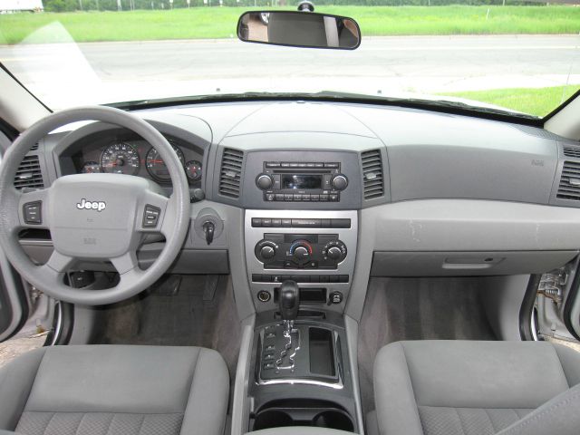 Jeep Grand Cherokee 2006 photo 9