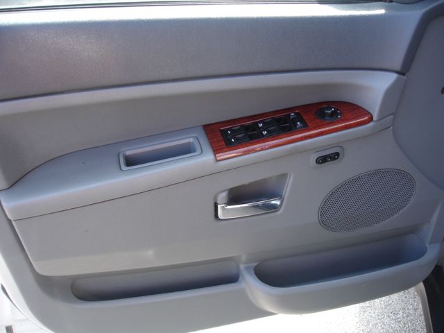 Jeep Grand Cherokee 2006 photo 34