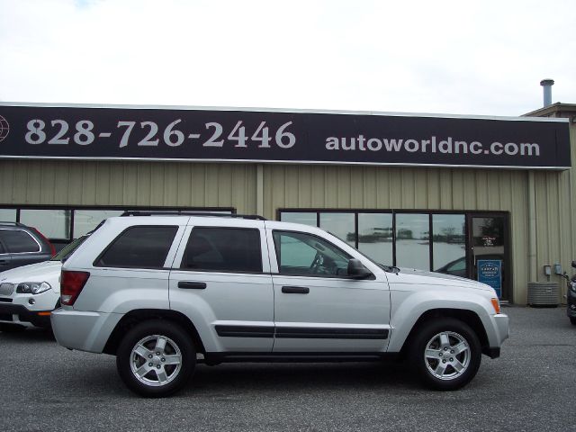 Jeep Grand Cherokee 2006 photo 2