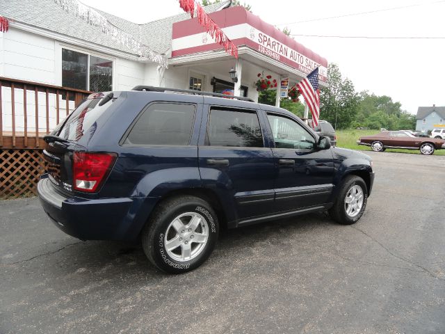 Jeep Grand Cherokee 2006 photo 2