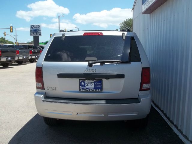 Jeep Grand Cherokee LS SUV