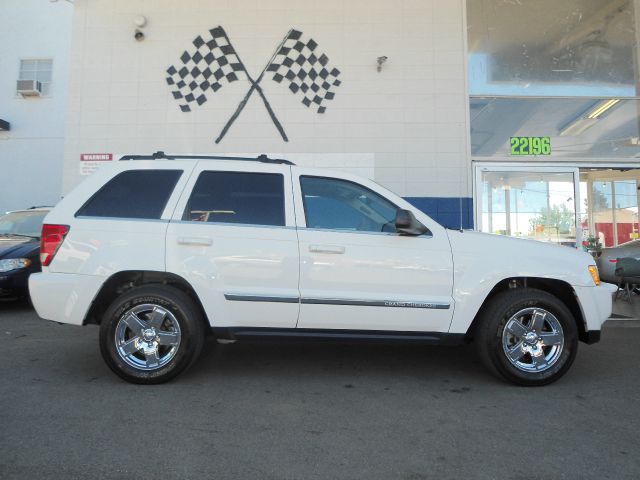 Jeep Grand Cherokee Super SUV