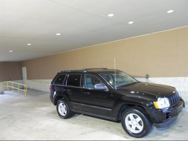 Jeep Grand Cherokee LS Sport Utility