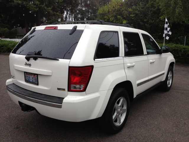 Jeep Grand Cherokee Super SUV