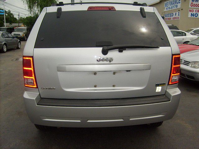 Jeep Grand Cherokee Sedan 4dr SUV