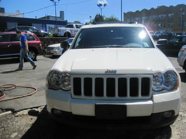 Jeep Grand Cherokee Base W/nav.sys SUV