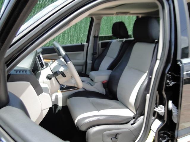 Jeep Grand Cherokee 2010 photo 1