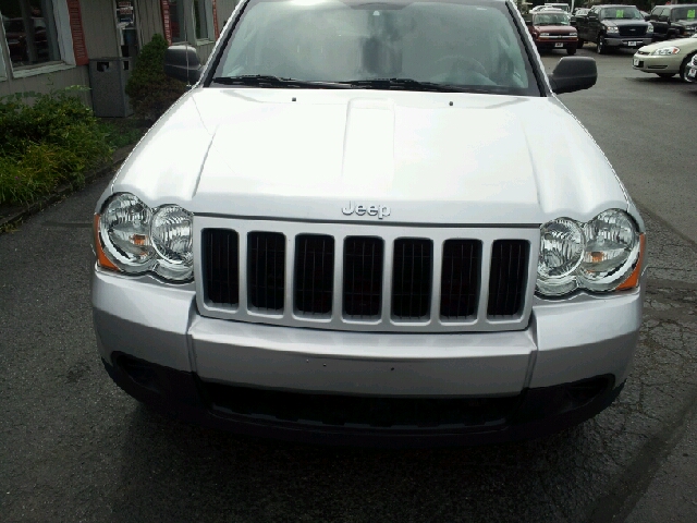 Jeep Grand Cherokee 2010 photo 4