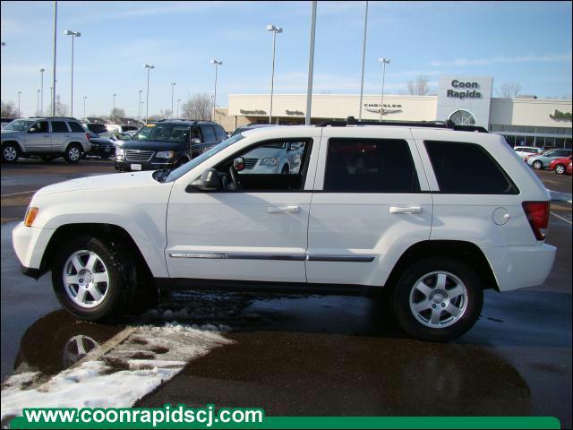 Jeep Grand Cherokee 2010 photo 3