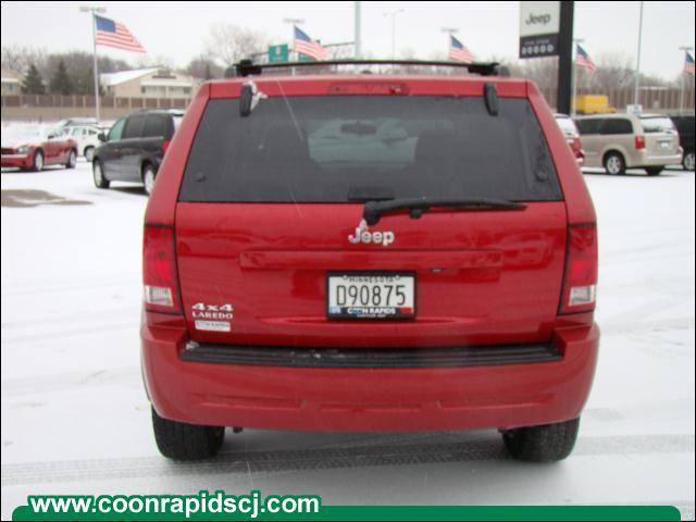 Jeep Grand Cherokee 2010 photo 3