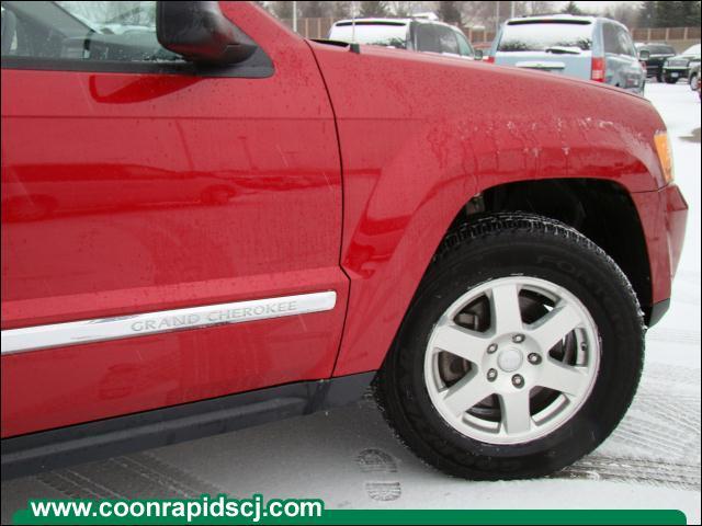 Jeep Grand Cherokee 2010 photo 1