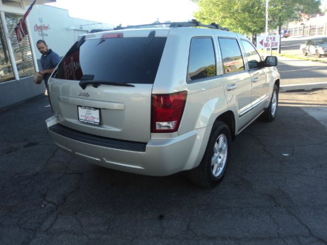 Jeep Grand Cherokee 2010 photo 2