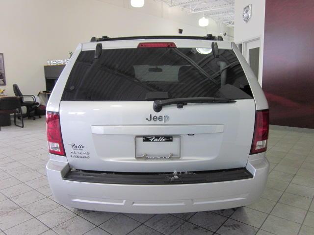 Jeep Grand Cherokee 2010 photo 2