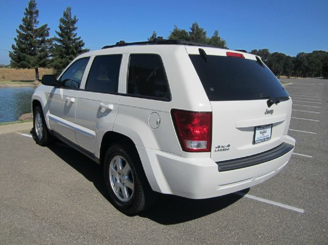 Jeep Grand Cherokee 2010 photo 3