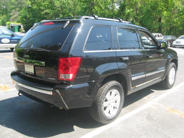 Jeep Grand Cherokee 2010 photo 2