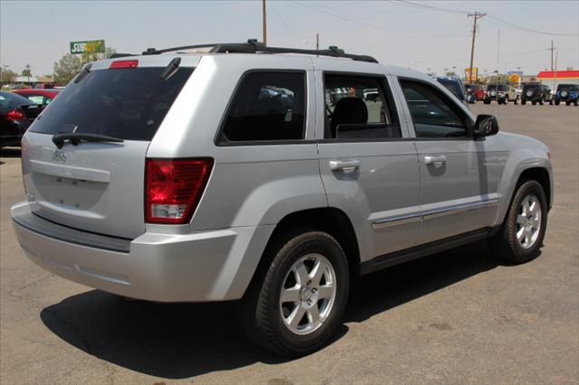 Jeep Grand Cherokee 2010 photo 1