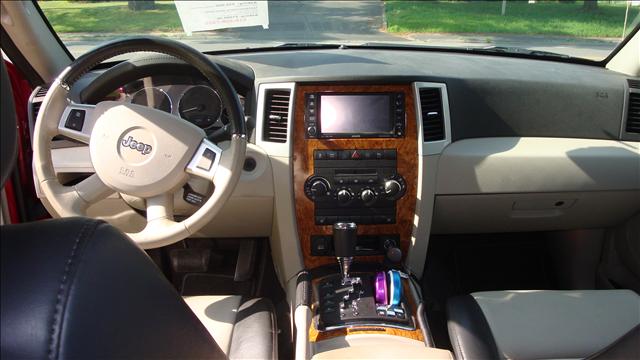 Jeep Grand Cherokee 2010 photo 2