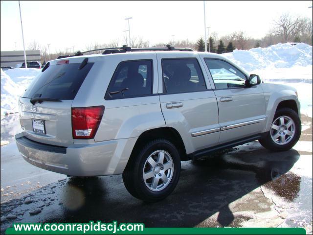 Jeep Grand Cherokee 2010 photo 1