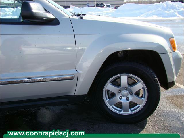 Jeep Grand Cherokee 2010 photo 2