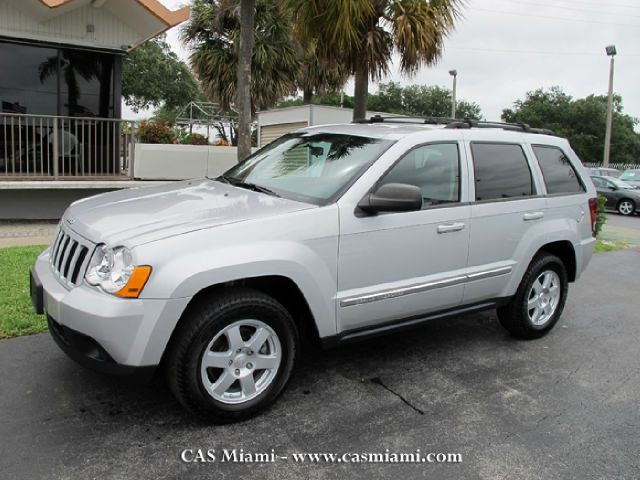 Jeep Grand Cherokee 2010 photo 11