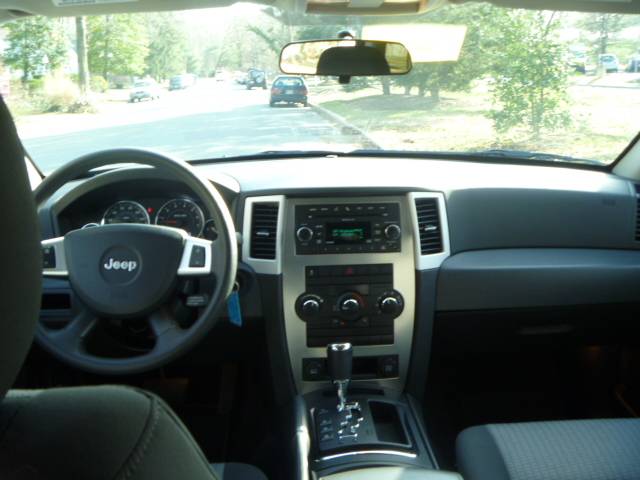 Jeep Grand Cherokee 2010 photo 2