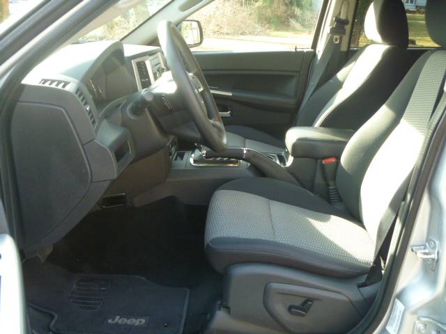 Jeep Grand Cherokee 2010 photo 3