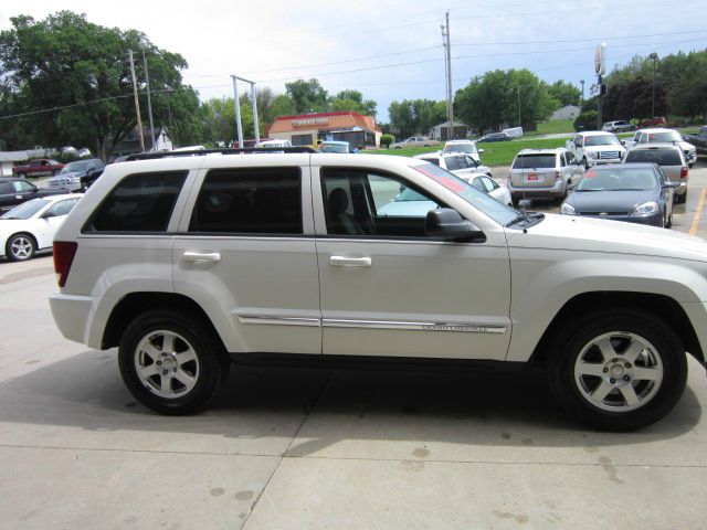 Jeep Grand Cherokee 2010 photo 2