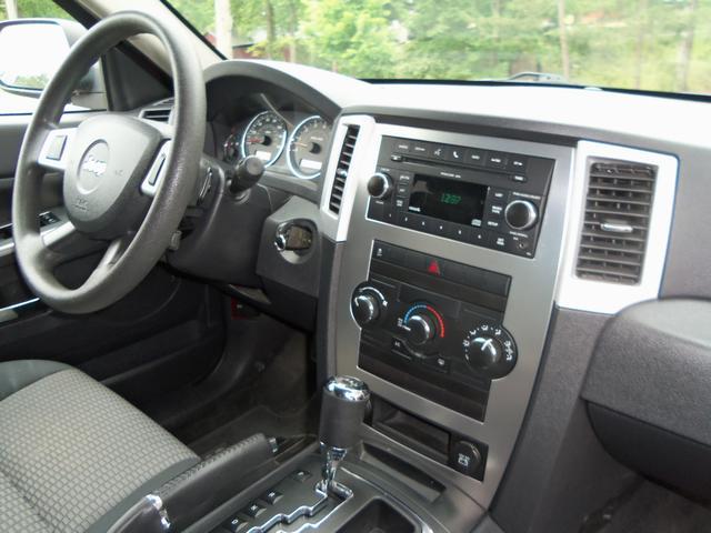 Jeep Grand Cherokee 2010 photo 10