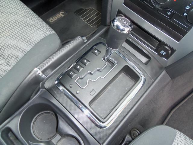 Jeep Grand Cherokee 2010 photo 23