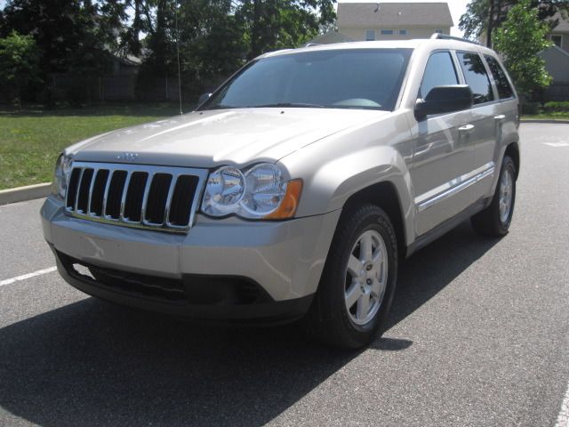 Jeep Grand Cherokee 2010 photo 1