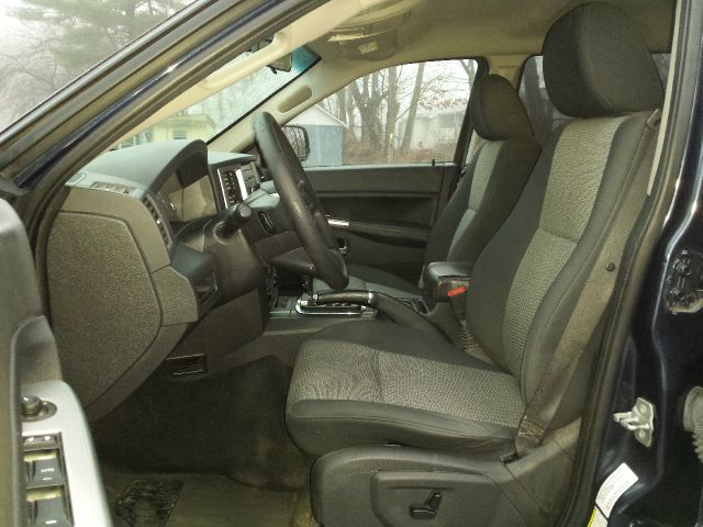 Jeep Grand Cherokee 2010 photo 4