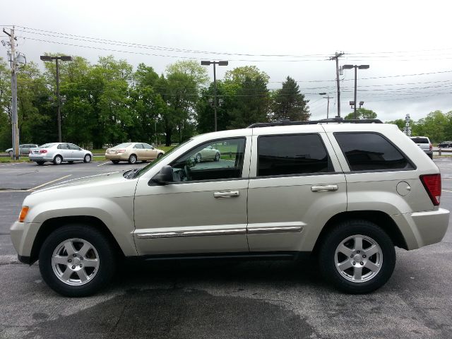 Jeep Grand Cherokee 2010 photo 17