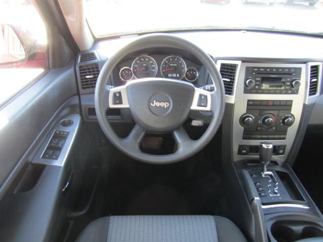 Jeep Grand Cherokee 2010 photo 4