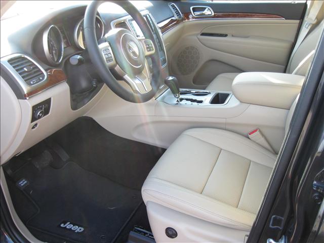 Jeep Grand Cherokee 2011 photo 3