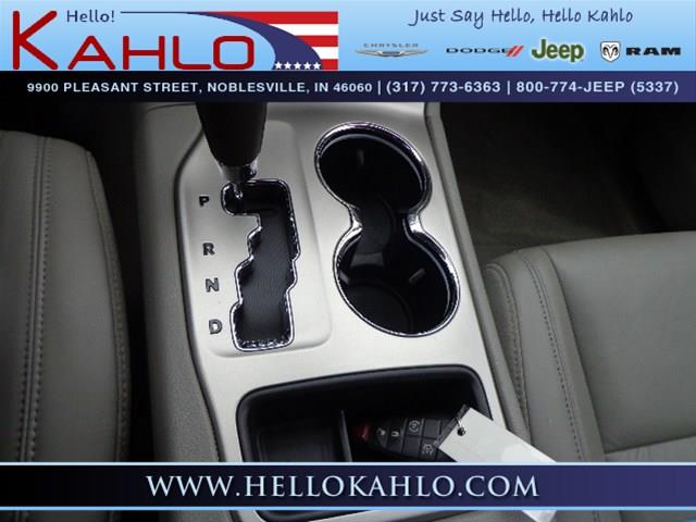 Jeep Grand Cherokee 2011 photo 12