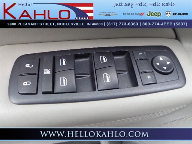 Jeep Grand Cherokee 2011 photo 17