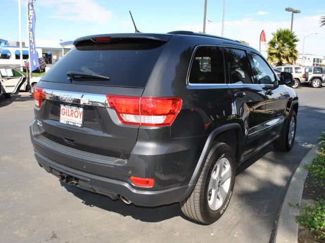 Jeep Grand Cherokee 2011 photo 2