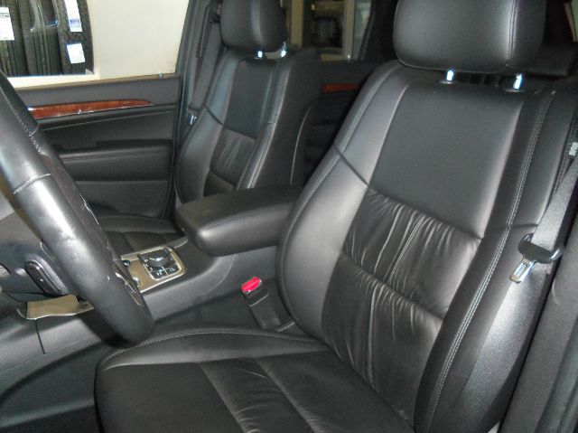 Jeep Grand Cherokee 2011 photo 11