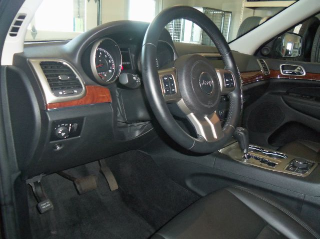 Jeep Grand Cherokee 2011 photo 2