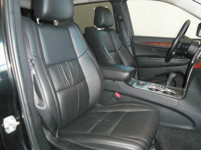 Jeep Grand Cherokee 2011 photo 22