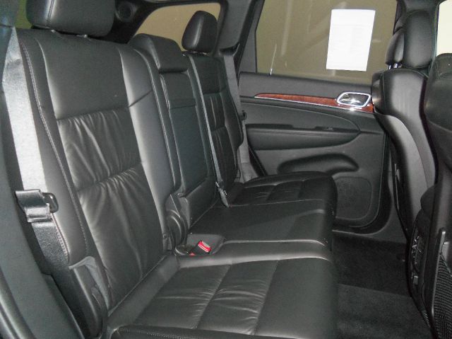 Jeep Grand Cherokee 2011 photo 3