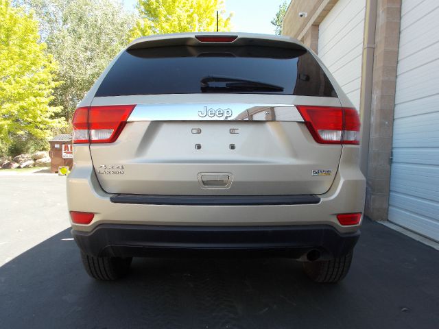 Jeep Grand Cherokee 2011 photo 1