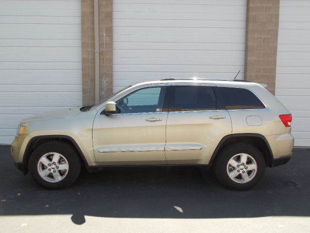 Jeep Grand Cherokee 2011 photo 2